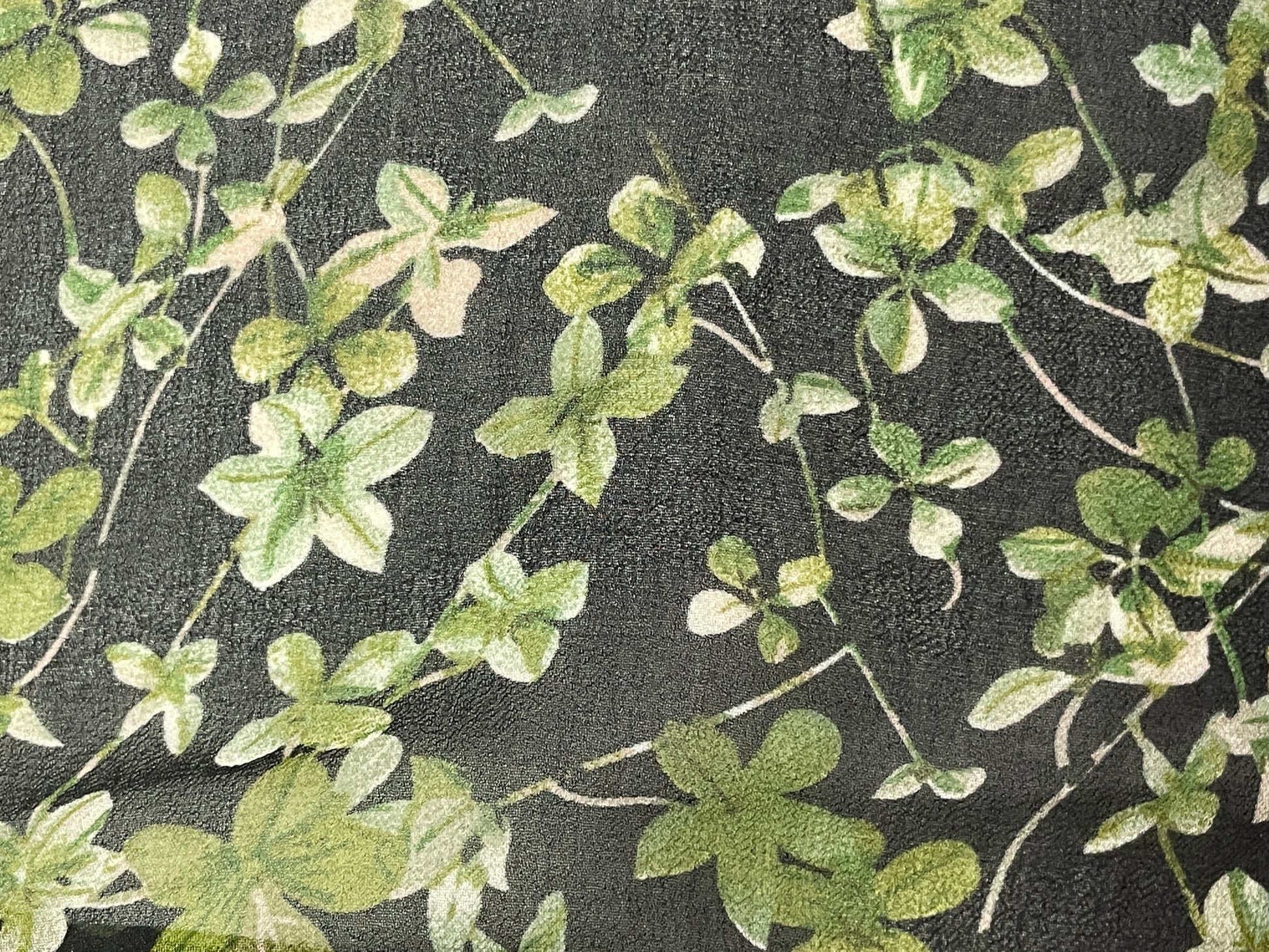 China Wholesale Print-100% Polyester Black Background Chiffon Print Fabric - Natasha Fabric