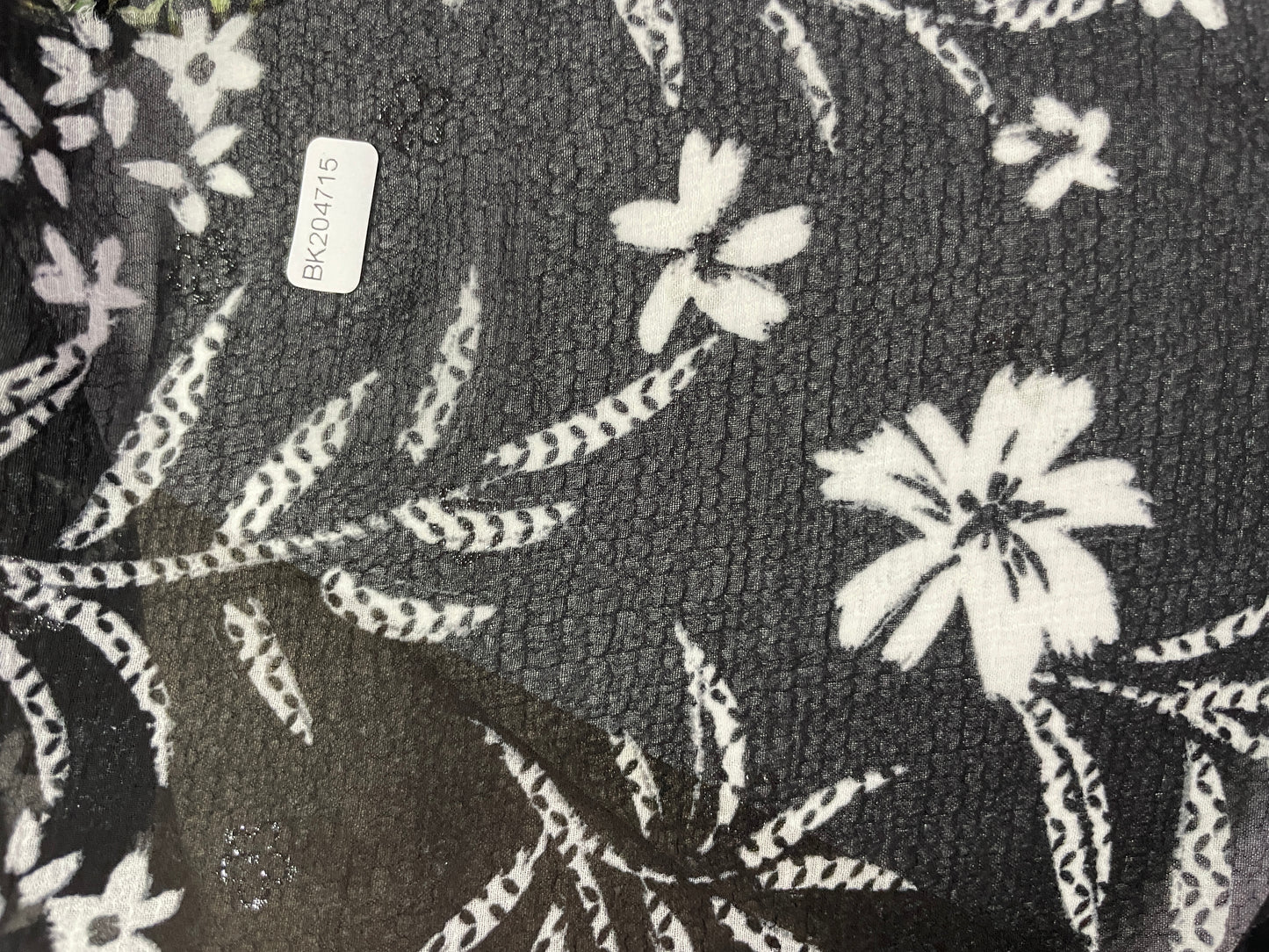 China Wholesale Print-100% Polyester Black Background Chiffon Print Fabric - Natasha Fabric