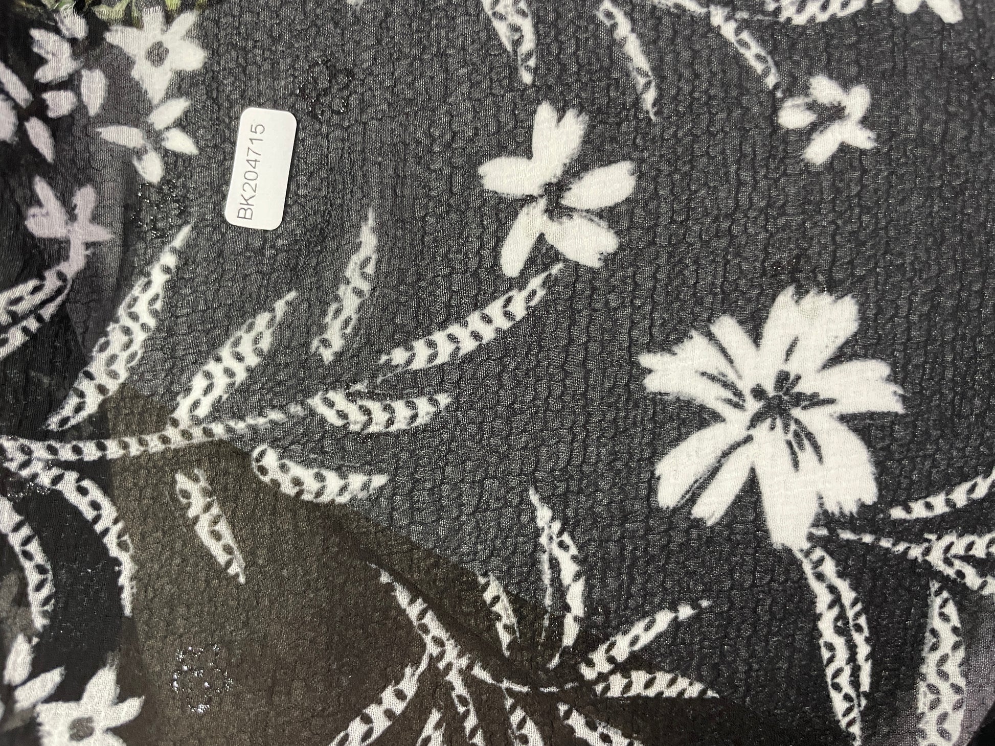 China Wholesale Print-100% Polyester Black Background Chiffon Print Fabric - Natasha Fabric