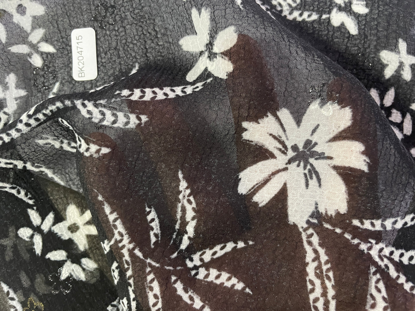 China Wholesale Print-100% Polyester Black Background Chiffon Print Fabric - Natasha Fabric