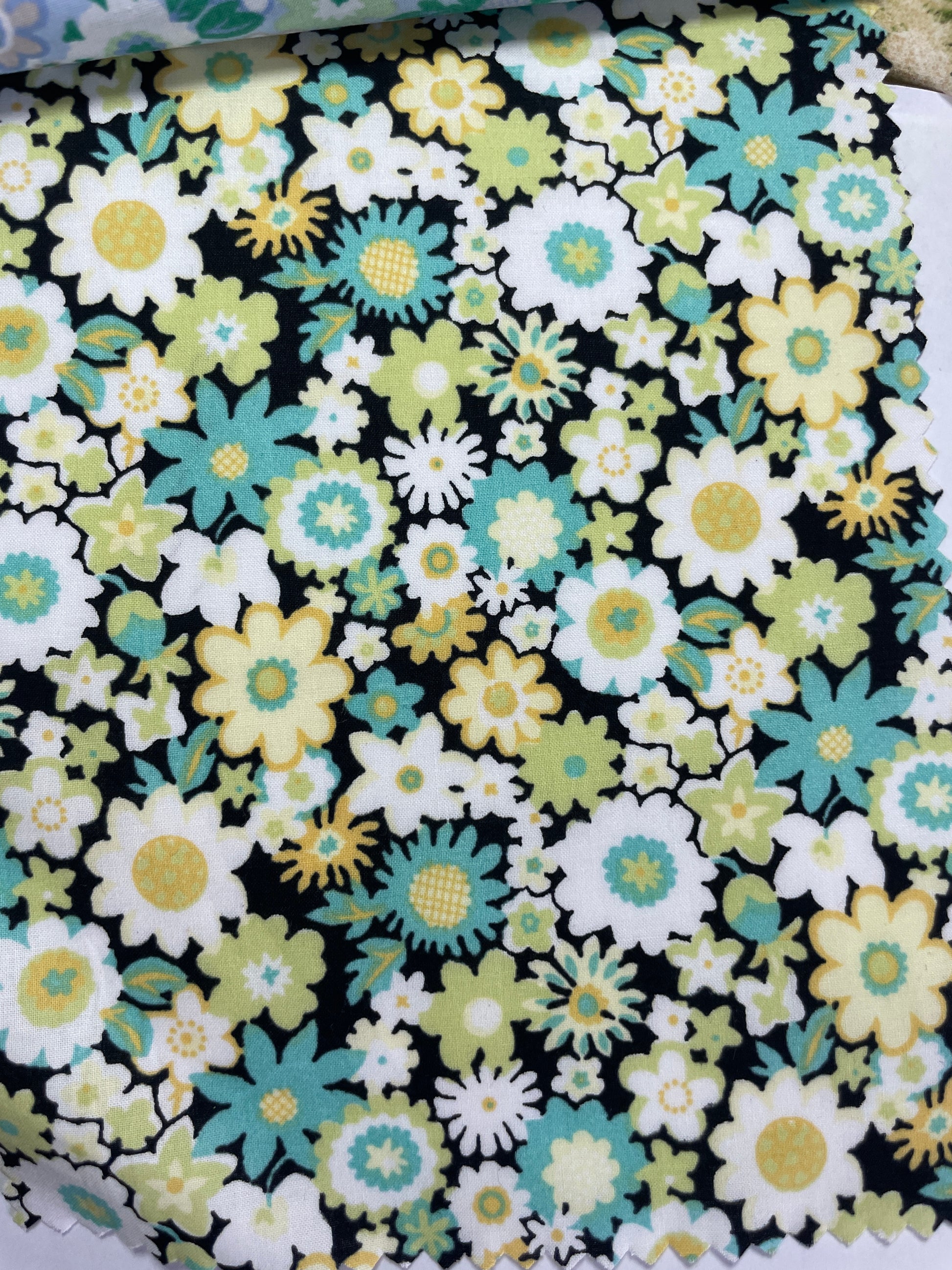 Wholesale 100% Cotton Print Fabric--Floral Patterns - Natasha Fabric