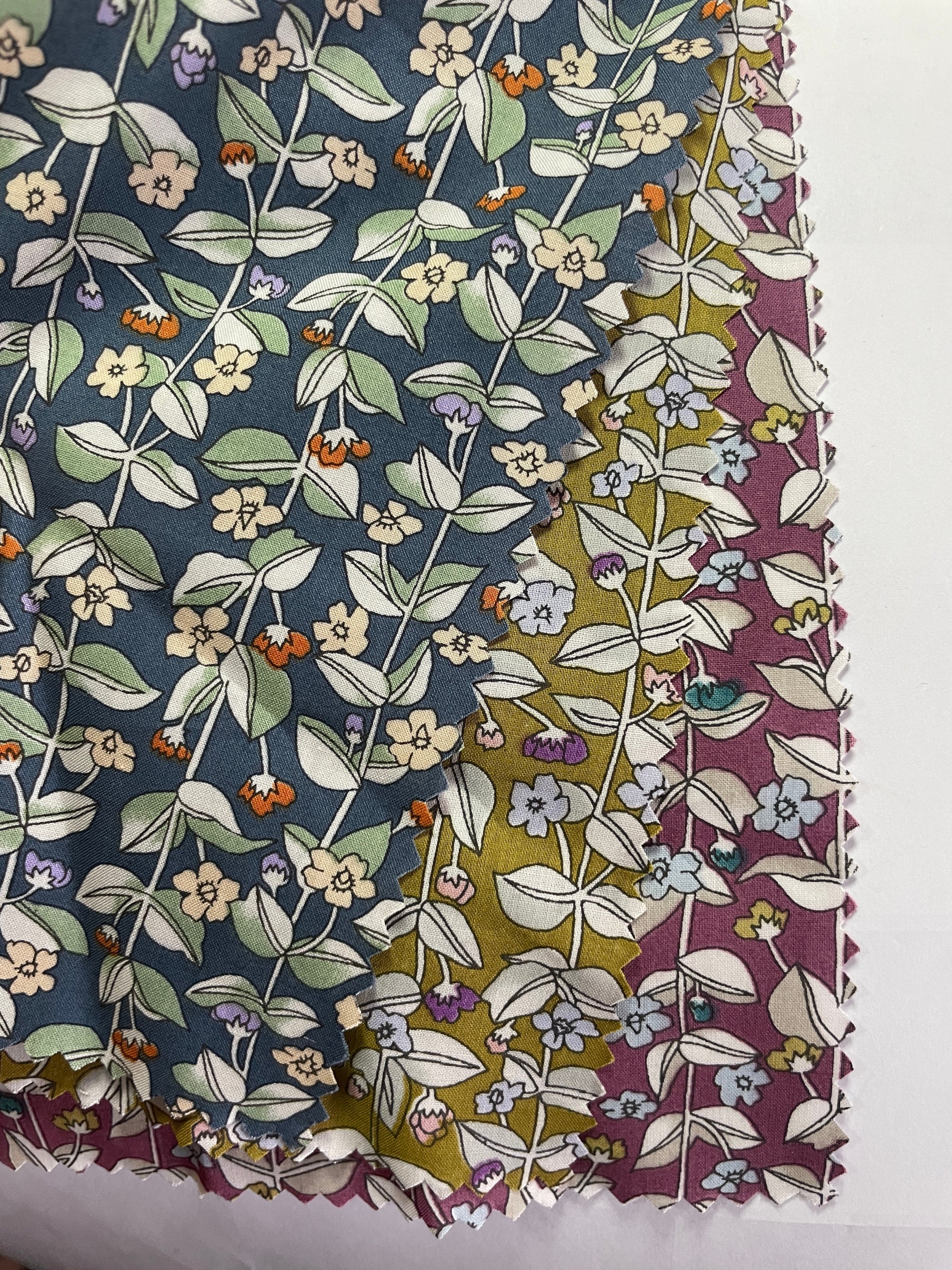 Wholesale 100% Cotton Print Fabric--All Over Floral Patterns - Natasha Fabric