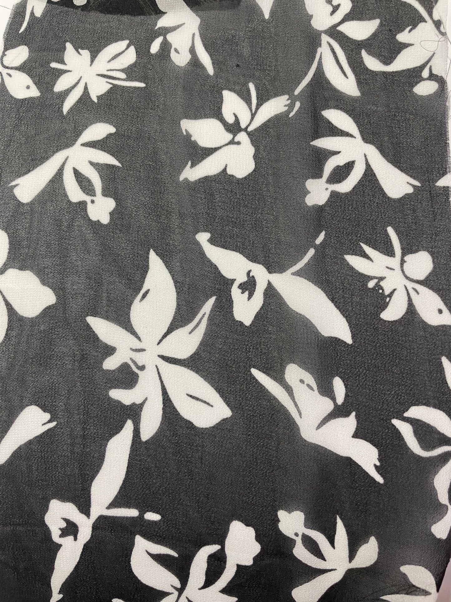 China Wholesale Print-100% Polyester Black Background Chiffon Print Fabric - Natasha Fabric