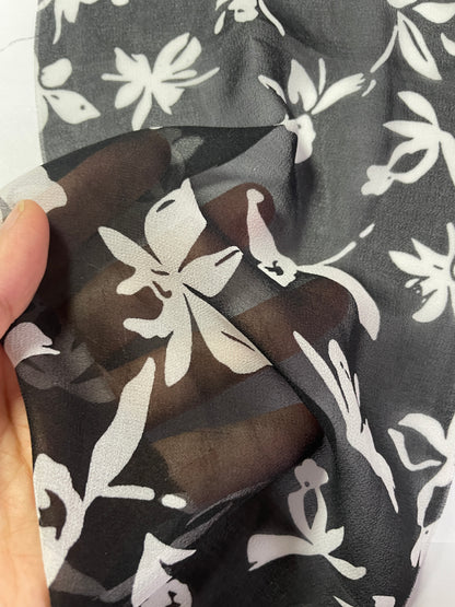 China Wholesale Print-100% Polyester Black Background Chiffon Print Fabric - Natasha Fabric