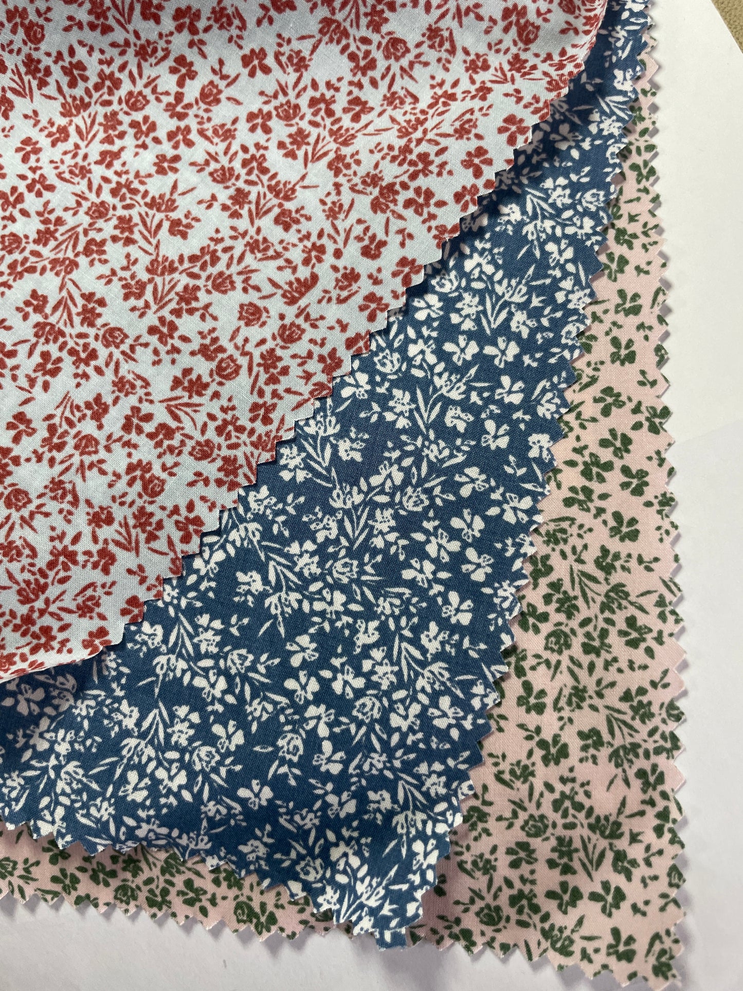 Wholesale 100% Cotton Print Fabric--Floral Patterns - Natasha Fabric
